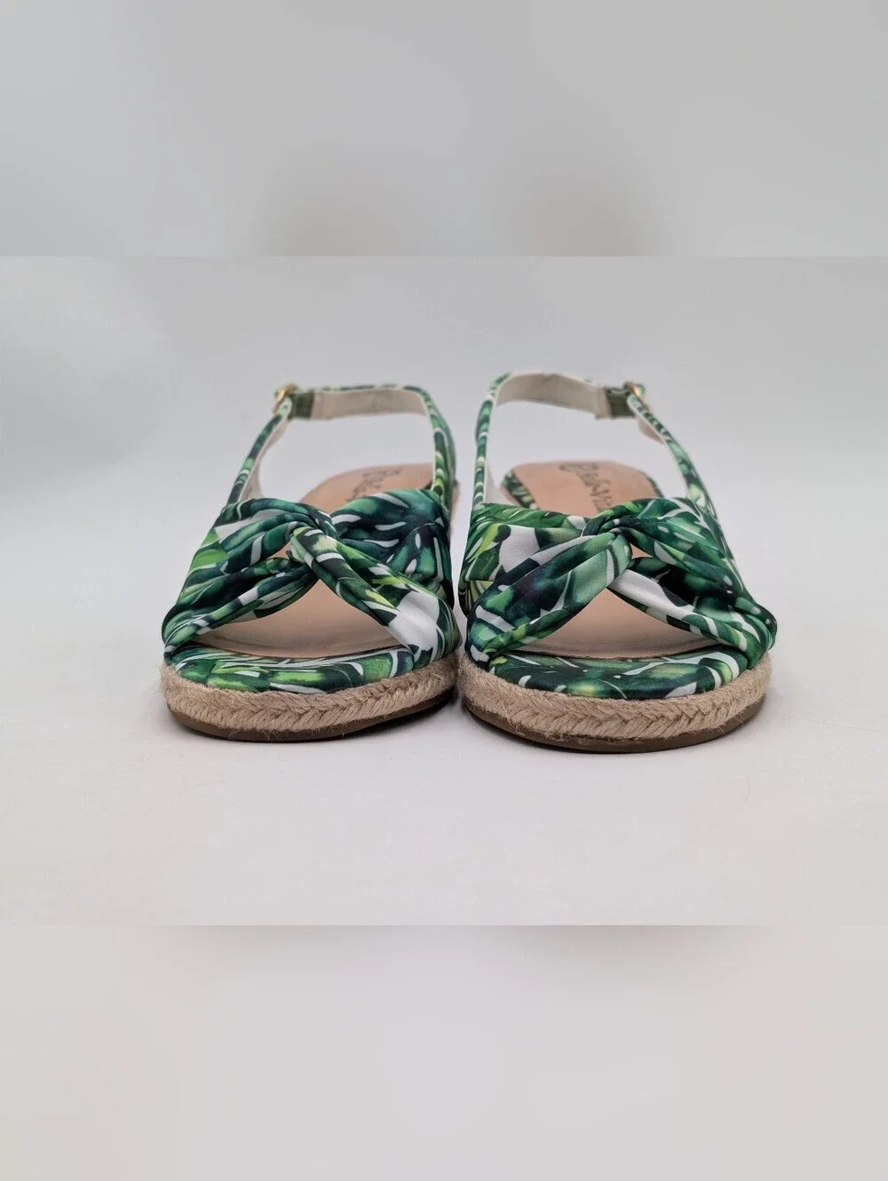 Bella Vita Size 9M Tropical Leaf Espadrille Wedge Sandals Slingback Gold Buckle